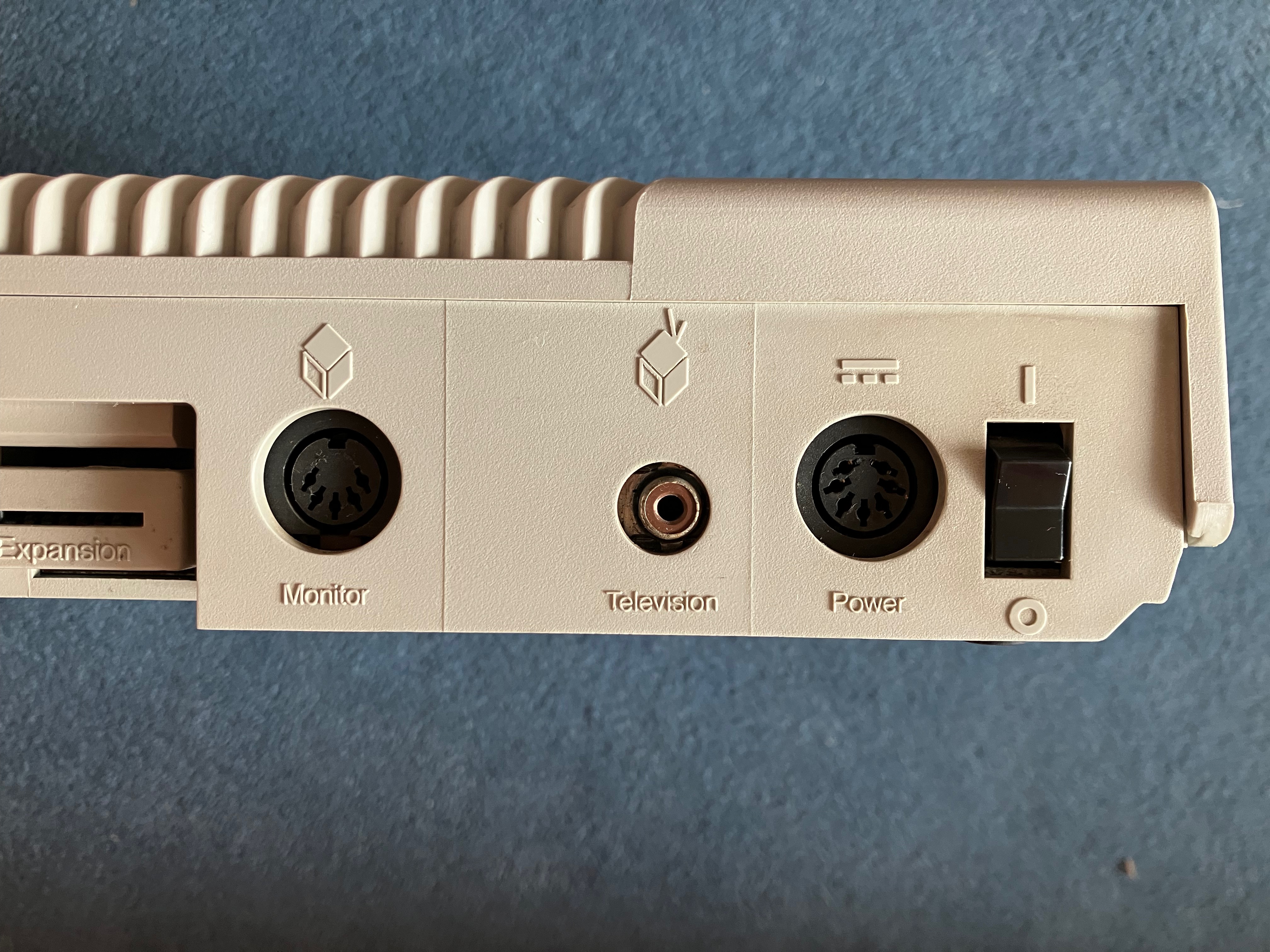 Atari 130XE - 3.jpeg