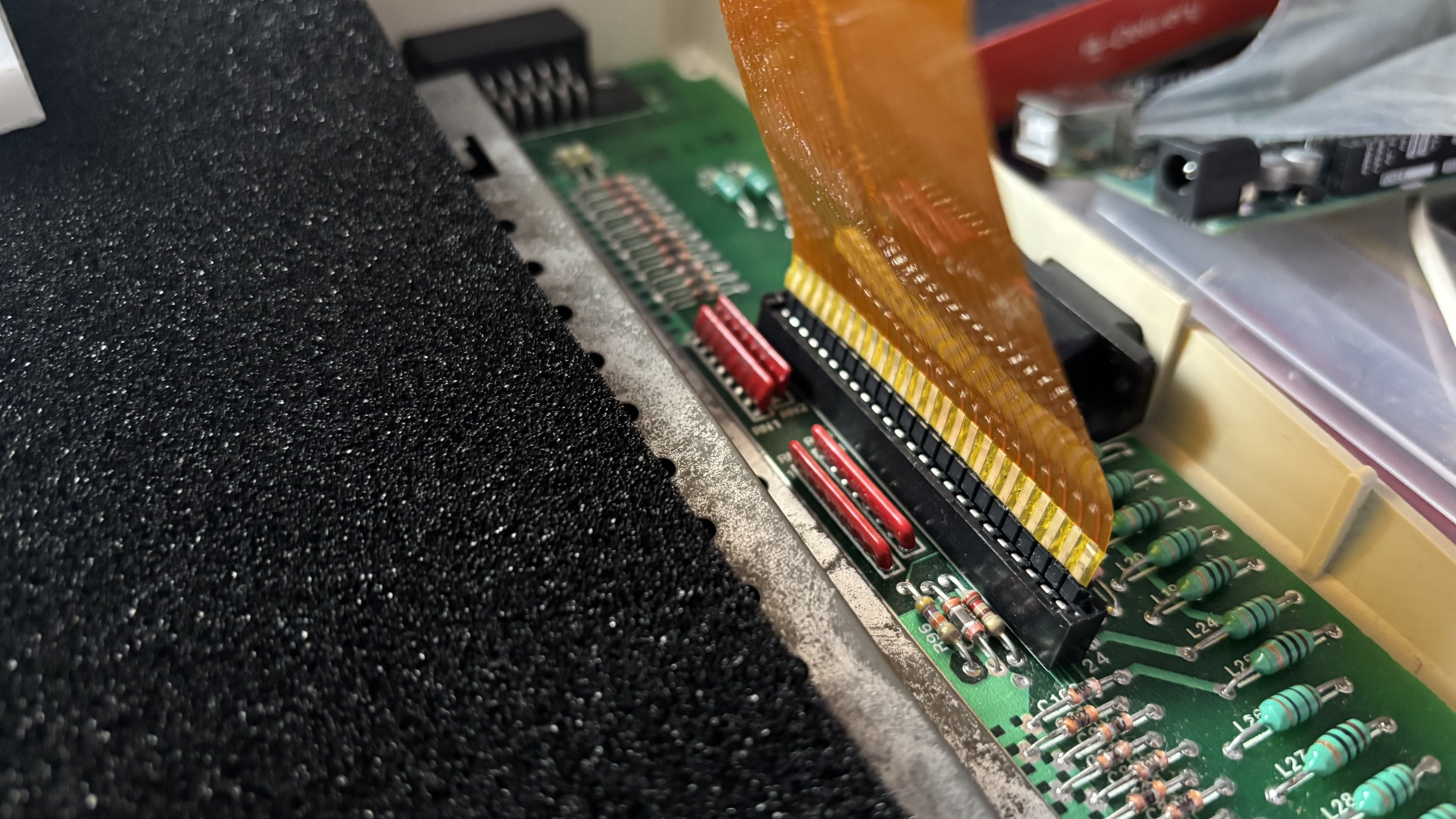 Stecker auf der Platine