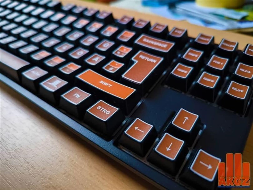 FourZeroZero 03 (810 x 607).jpg