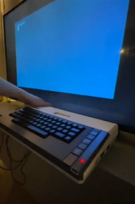 RM 800XL Video (433 x 656).jpg