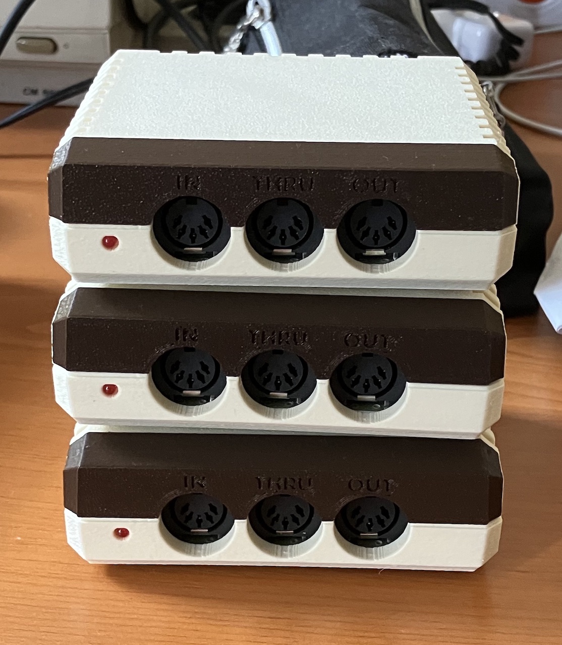 Fujiama 2025 - HARdwareDoc's MIDI-Mate in Beetle's case.jpg