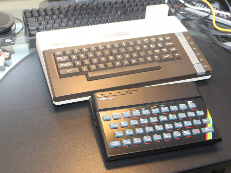 xl_plus_48k.jpg (1.23 MiB) 16311 mal betrachtet XL + my 1st (8-bit-) love