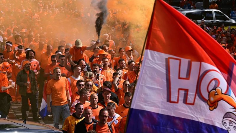 Flagge mit Schrift "Holland"